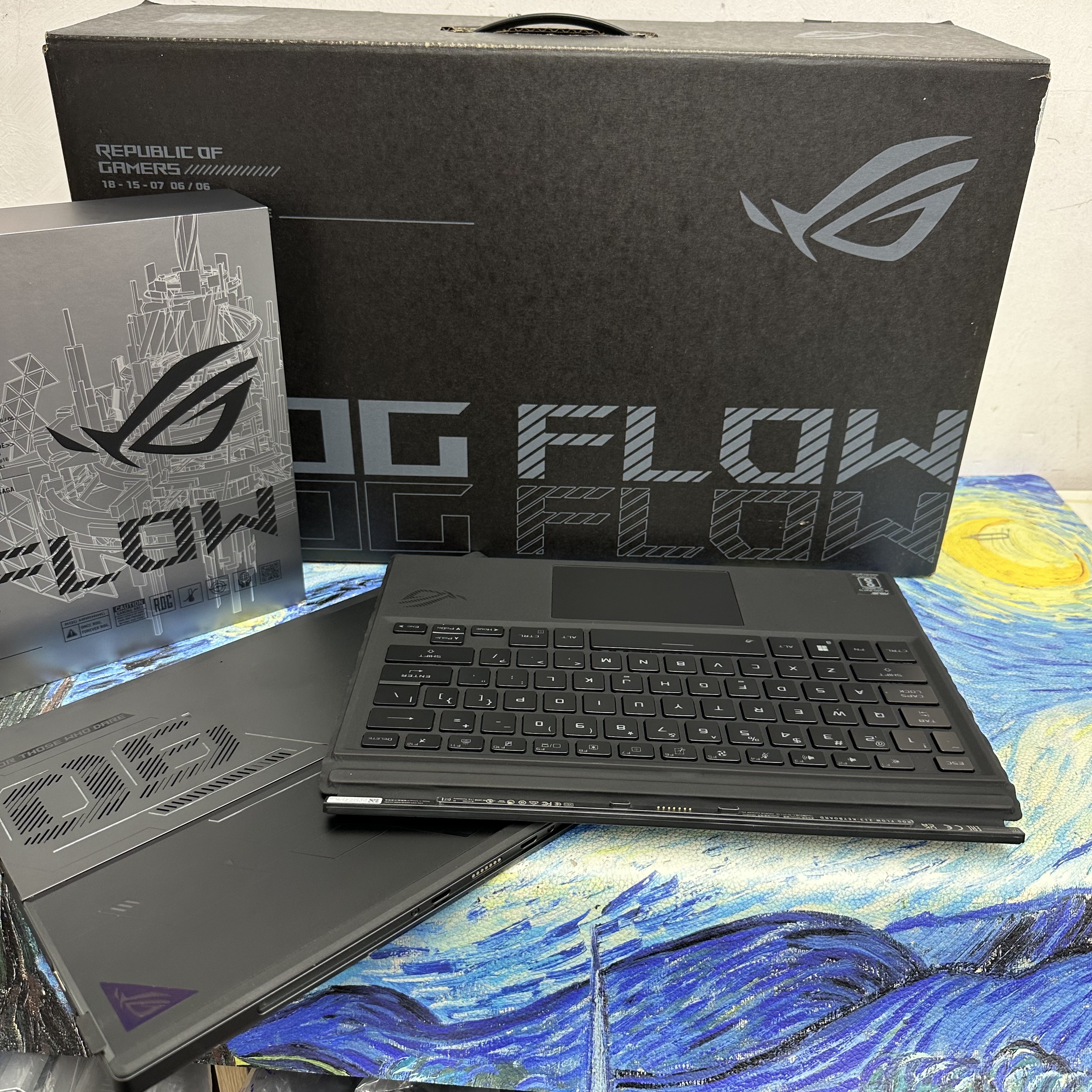 (華碩RTX4060 獨立顯示卡電競平板電腦✨)ASUS ROG Flow 13 GZ301VV /i9-13900H/16GB Ram/1TB SSD/ RTX 4060 獨立顯示卡/方便攜帶外出/Type C充電/ Notebook / Gaming Laptop / Gaming Tablet / 電競平板電腦 / Netflix / Movie /13.4 inches  2.5K Mon / 165Hz / 原廠保養 / 豐澤收據
