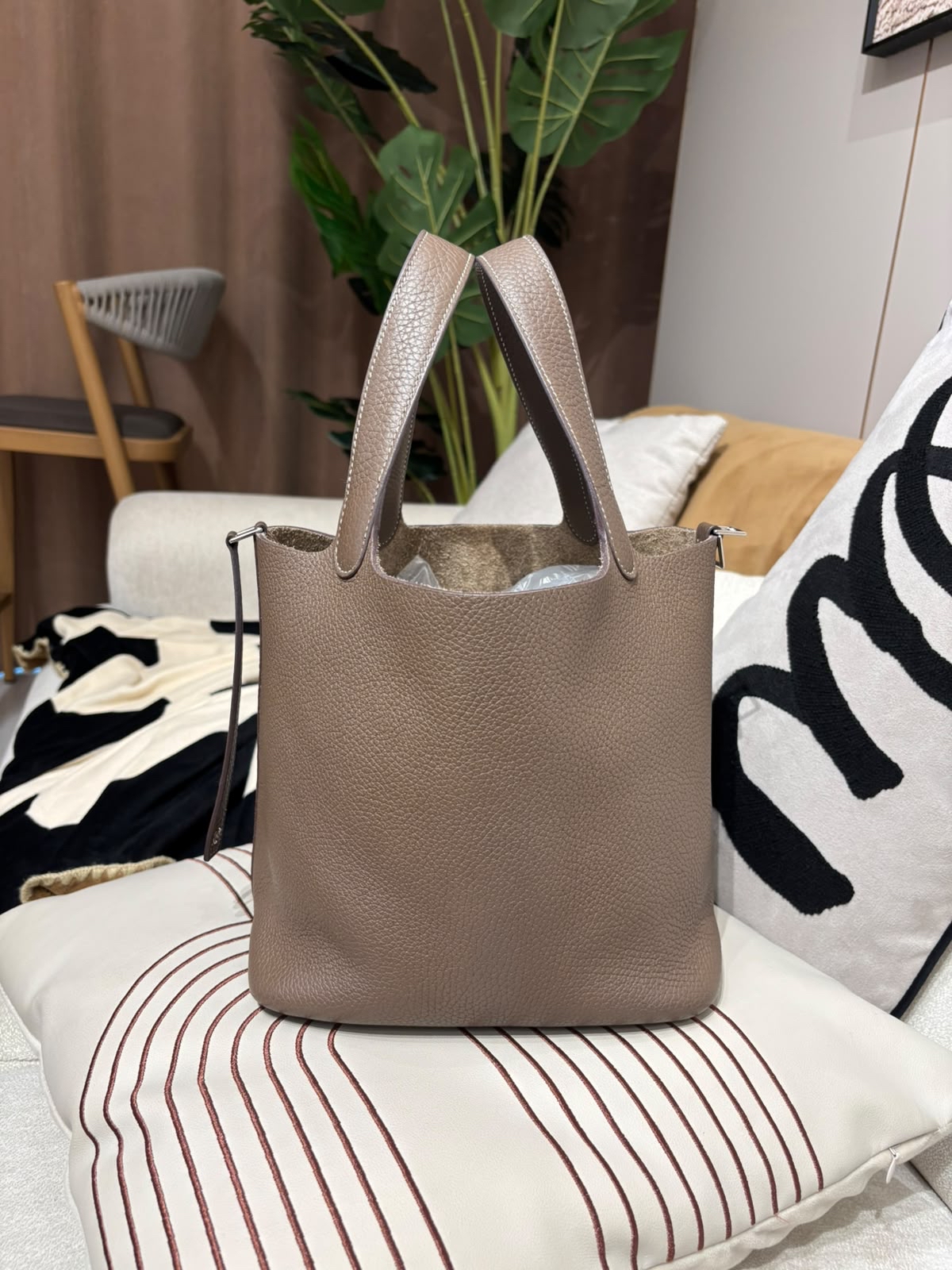Hermes PICOTIN 22 STAMP Y 大象灰銀扣 100%Authentic, 98%New ✅收據✅key lock✅ 塵袋