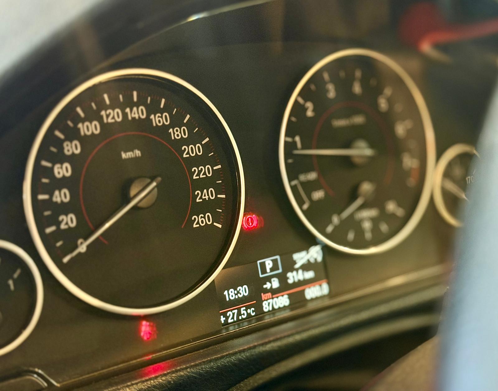 B.M.W. 320i Saloon Sport (F30) 2013