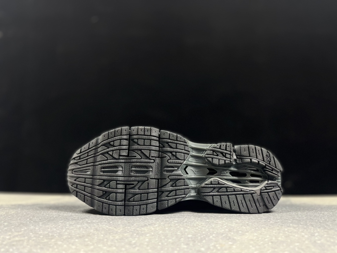 Mizuno Wave Prophecy LS 