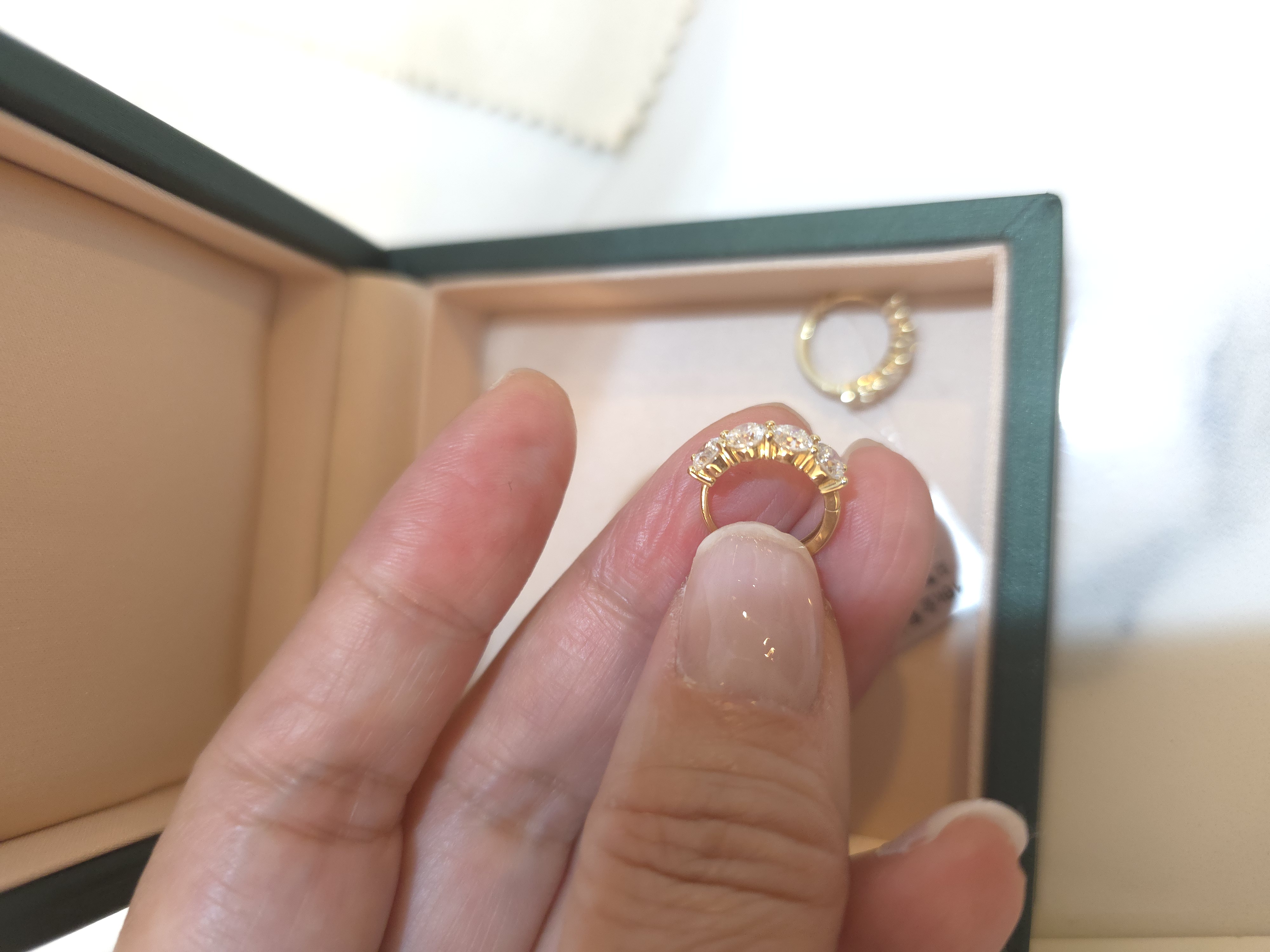 18K 培育鑽石耳圈 D1.668/8 G2.087