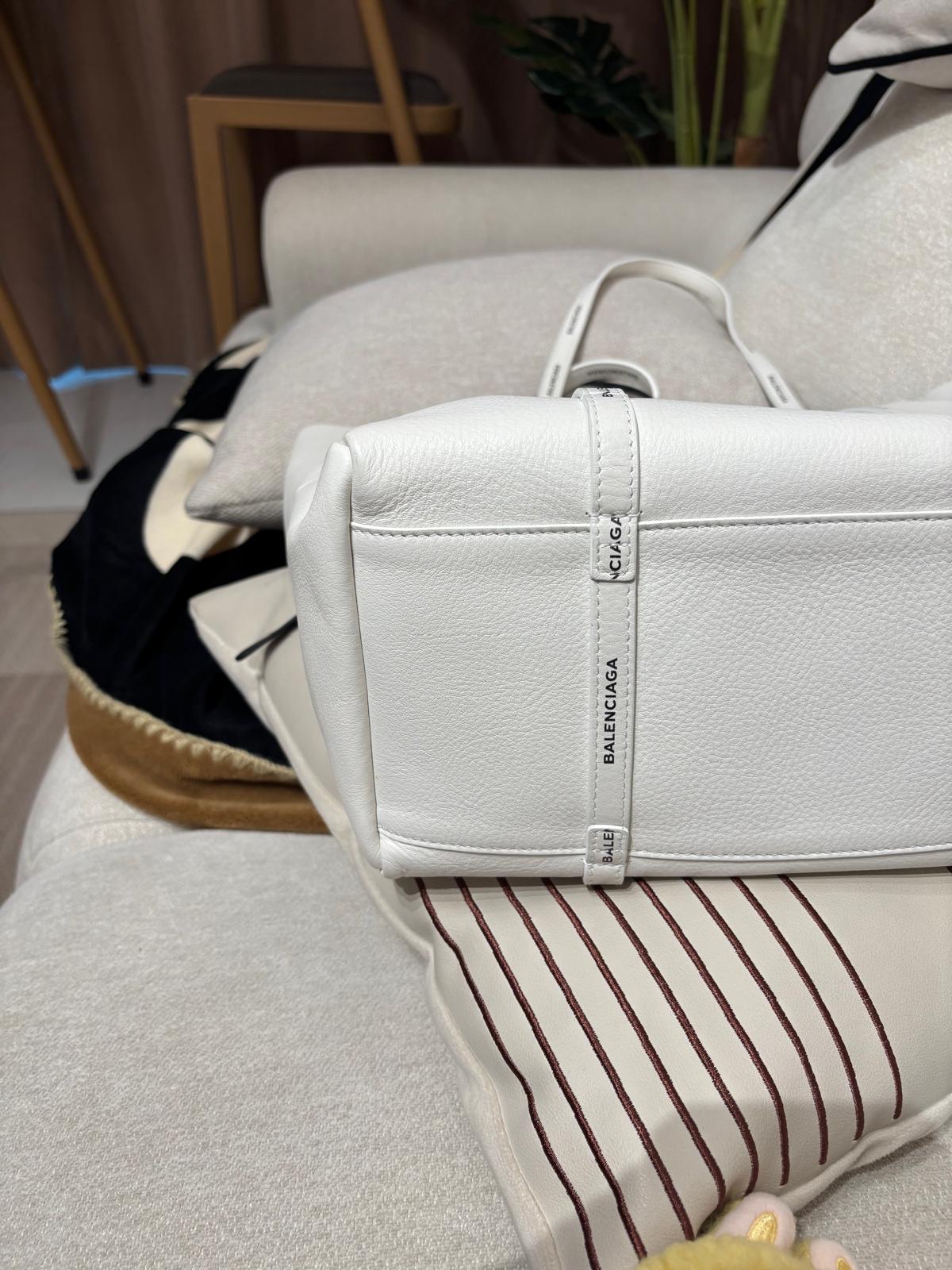 Balenciaga Everyday Tote Bag Calfskin 100%Authentic, 98%New ✅Dust bag