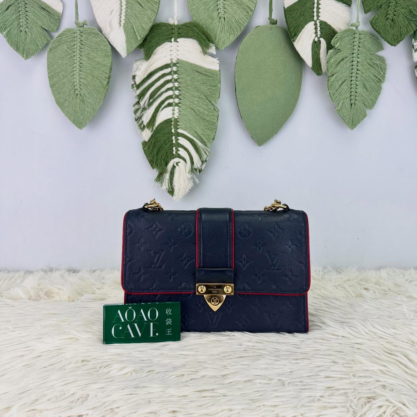 LV 🤍PRE OWNED Saint Sulpice 藍色真皮壓紋鏈條包💙