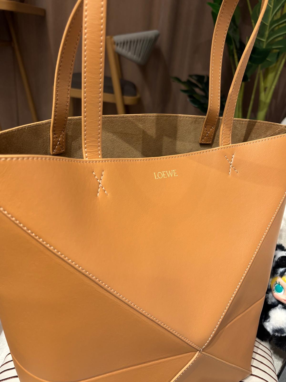 Loewe fold Tote 100%Authentic, 98%New ✅收據✅Dust bag