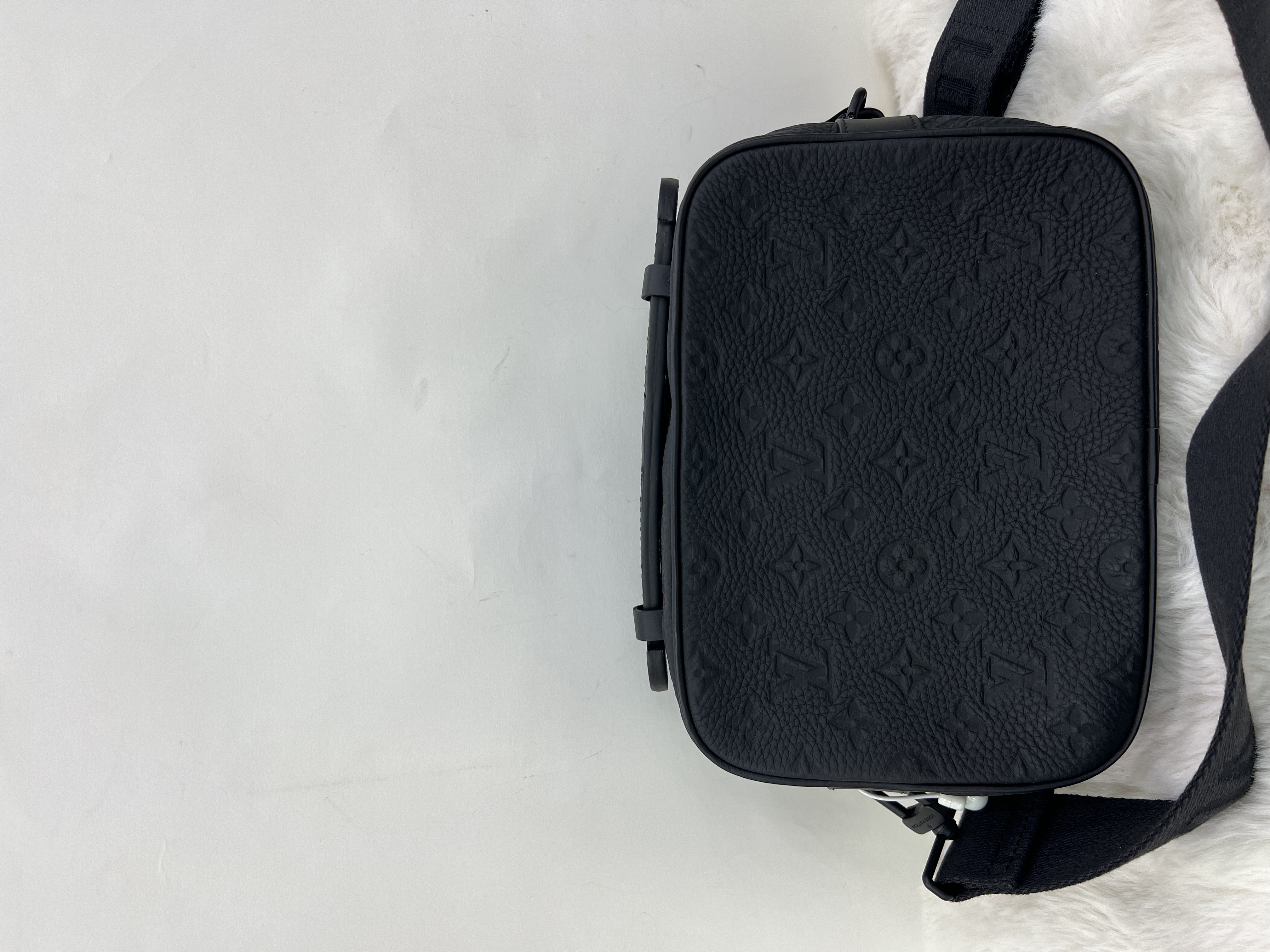 直播貨品 |  [1個-$100 2個-$300］ J21