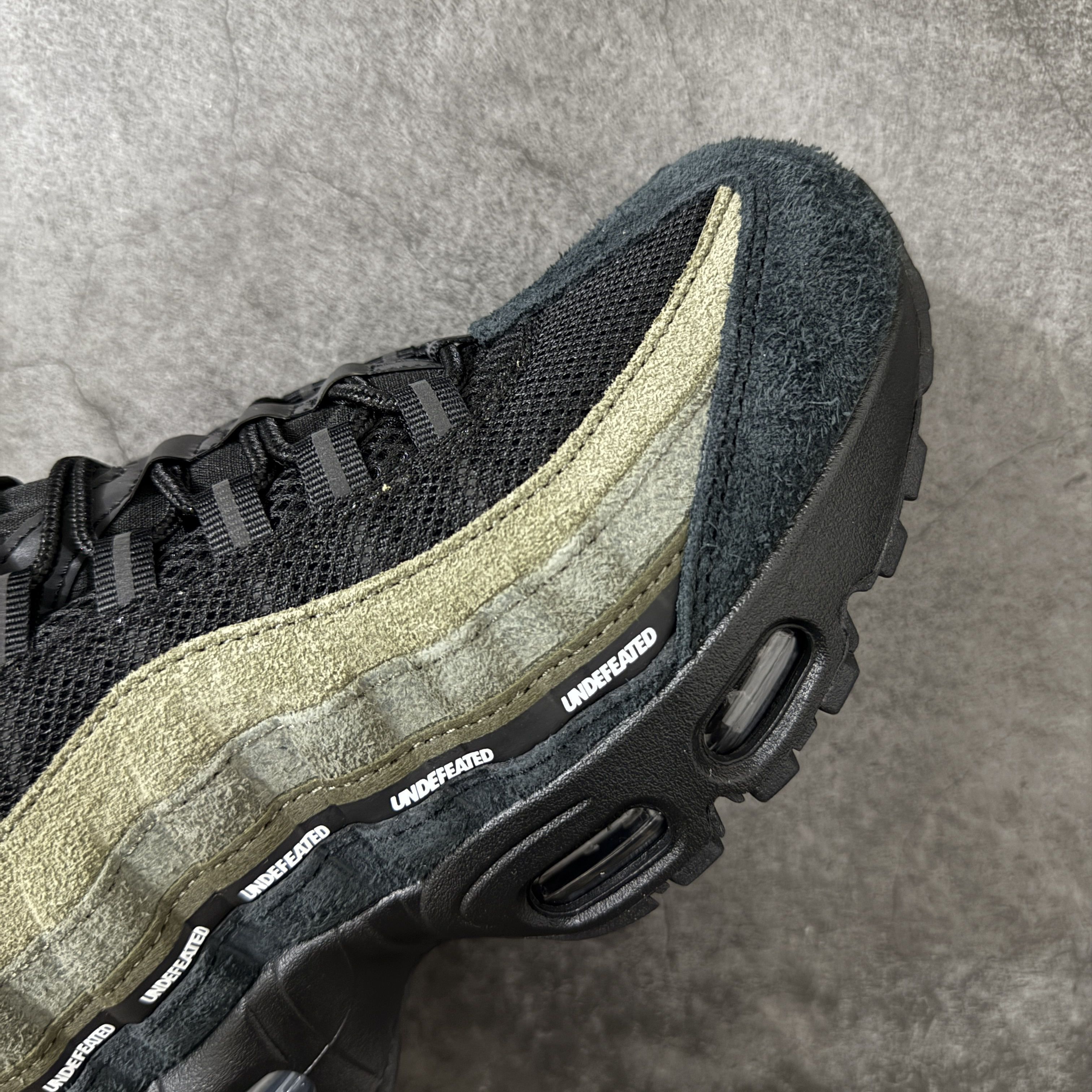 Nike Air Max 95 SP Undefeated IB4523-200