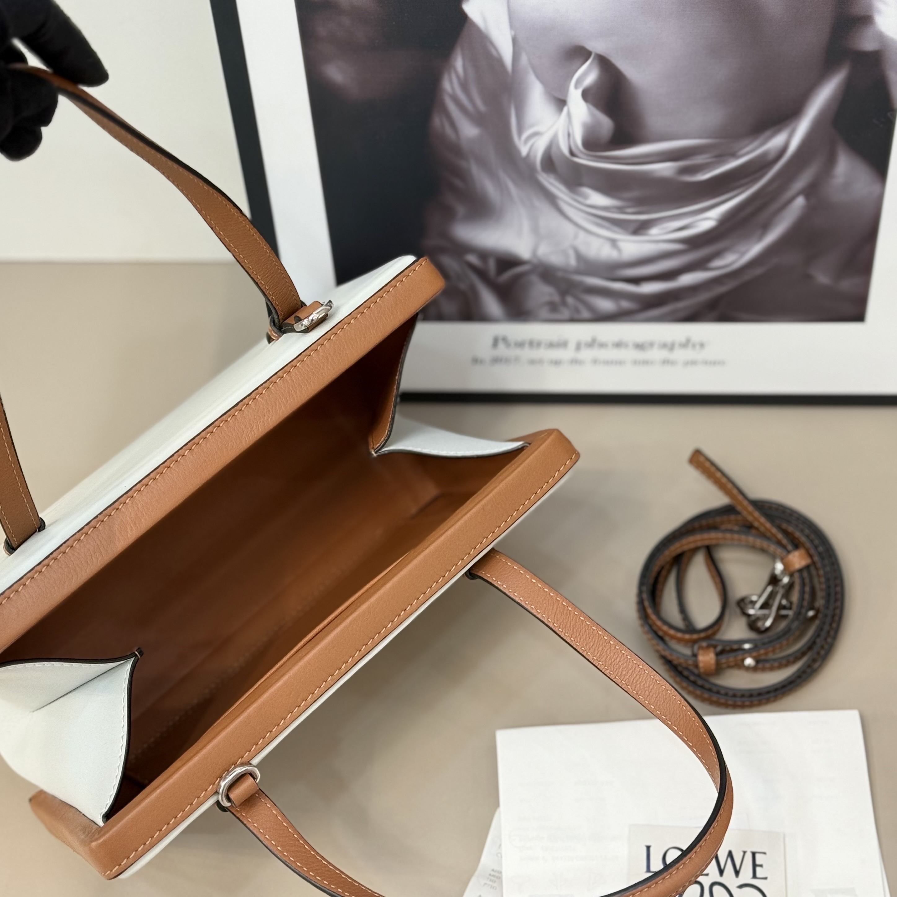 【預訂貨品】Loewe postal bag