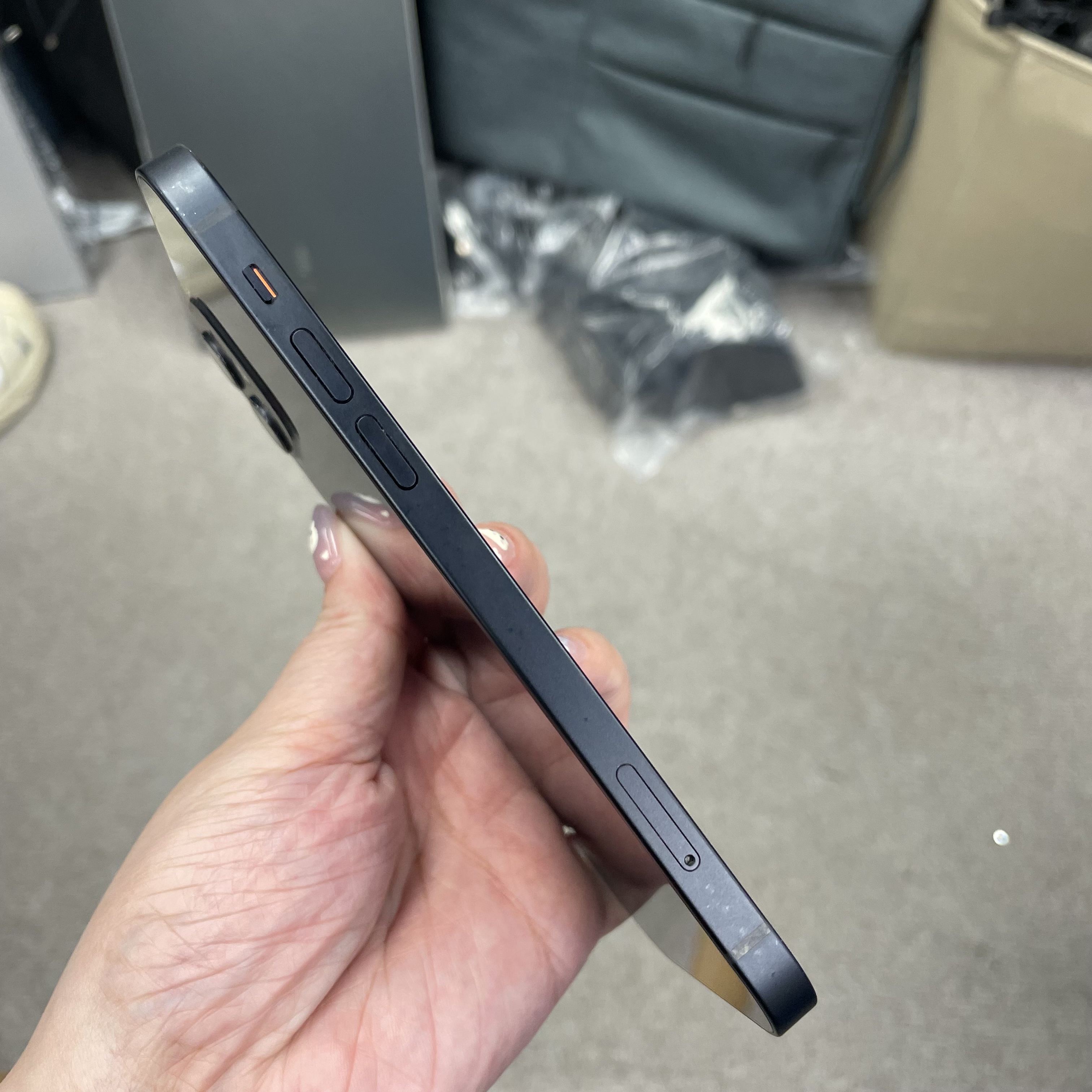 *6751 12 勁靚機 128GB 電84 黑色 black