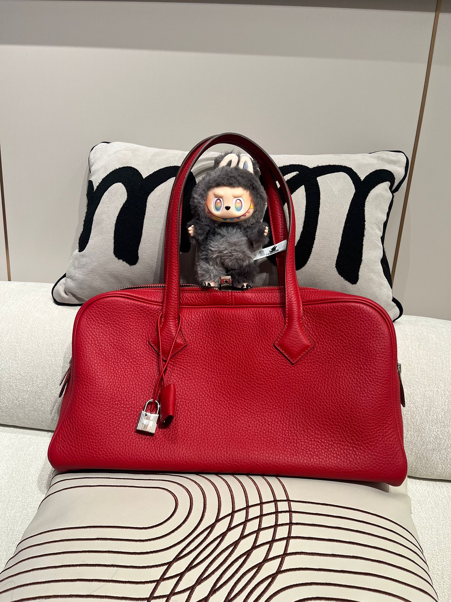 Hermes Victoria elan STAMP [P] 100%Authentic,98%new  ✅key lock ✅dust bag 