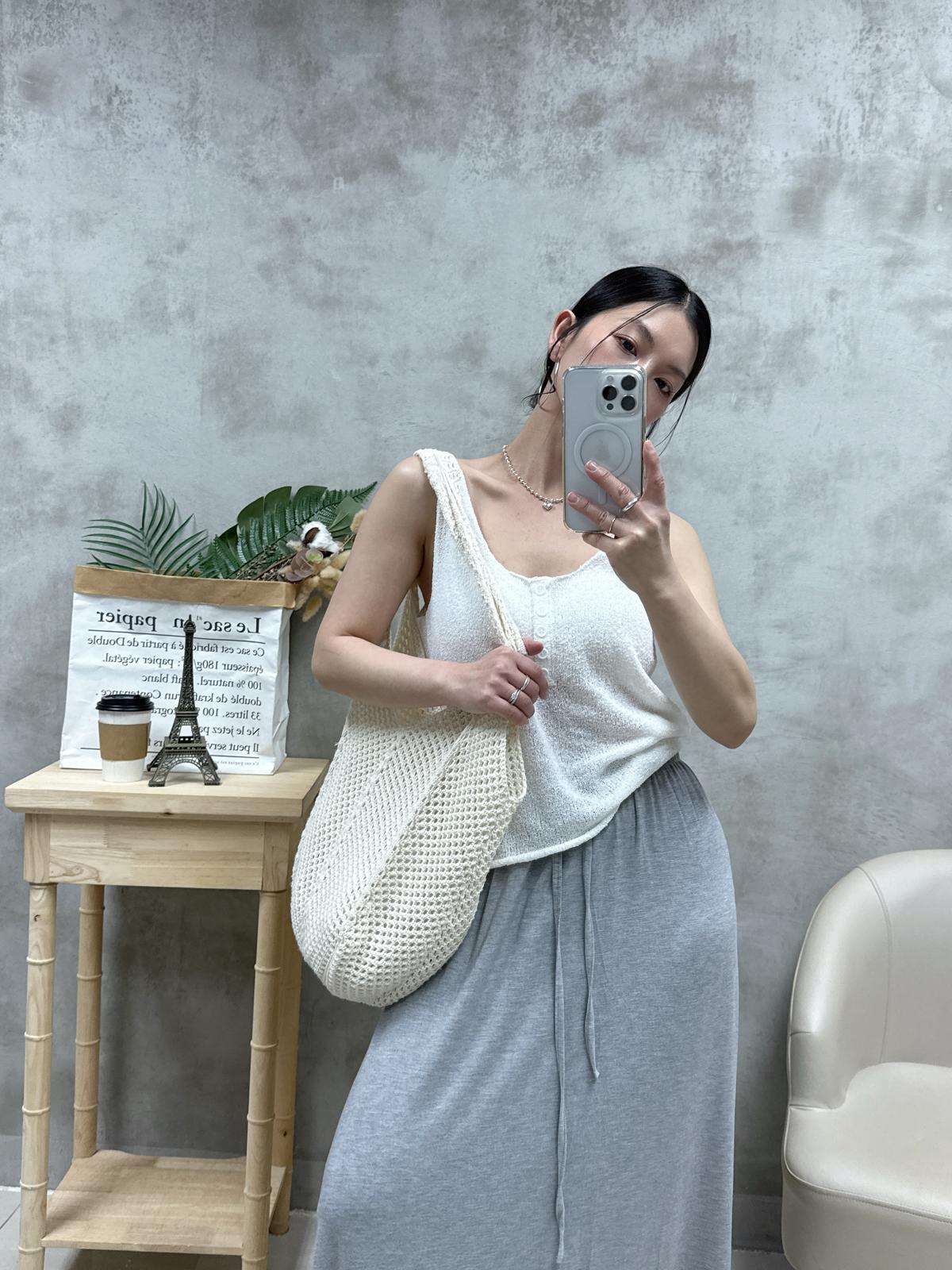 D14 扣鈕針織背心