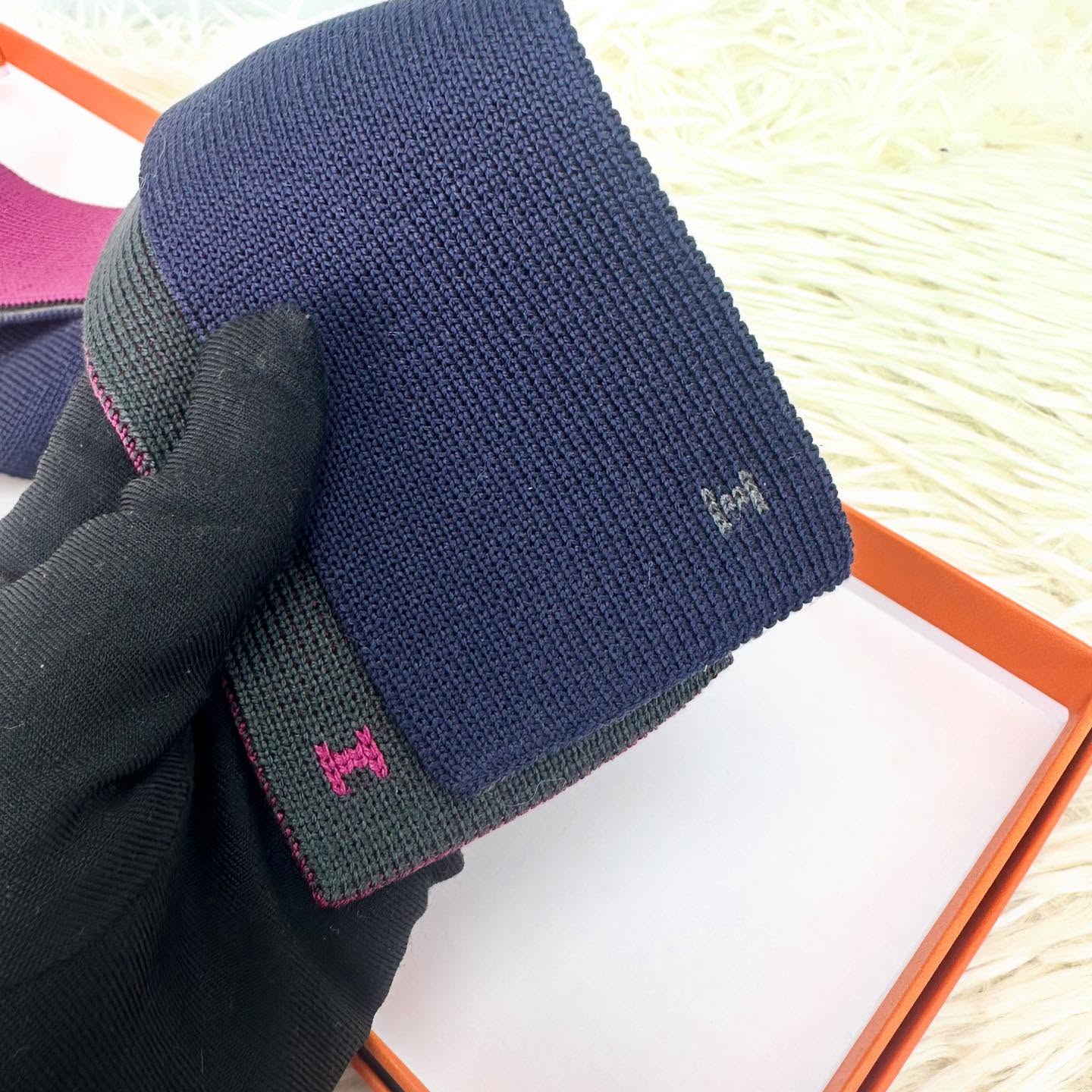 HERMES 🤍PRE OWNED Maille de Soie 4 Temps 四色領呔 全套有盒🧡