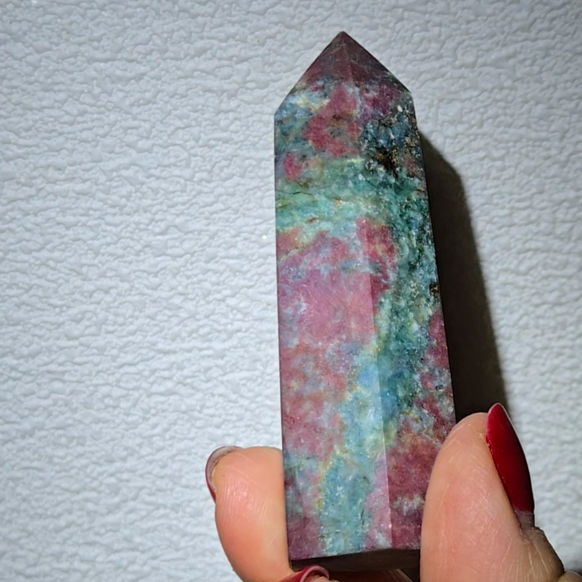 Ruby in kyanite tower with strong UV - RBY155