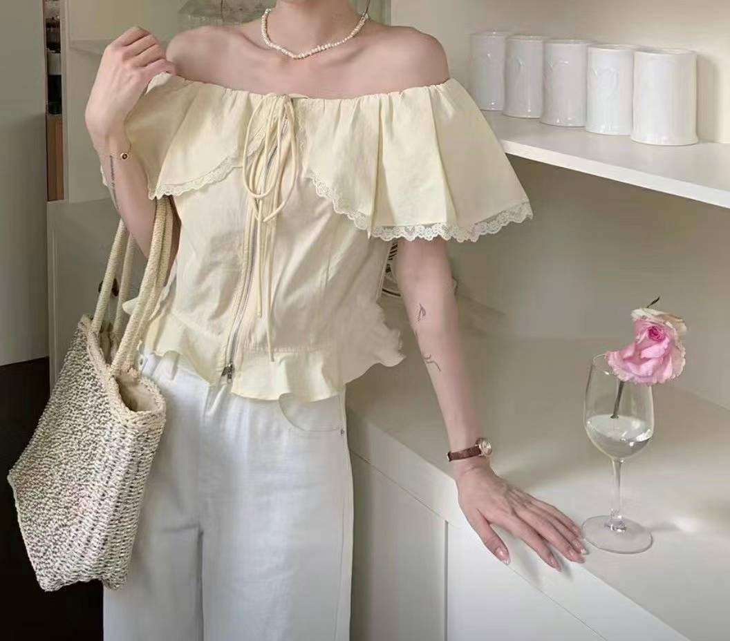 Lace Trimmed French Off-Shoulder Ruffle Peplum Top ‖ 蕾丝边法式一字肩荷叶边收腰上衣 KR0187115