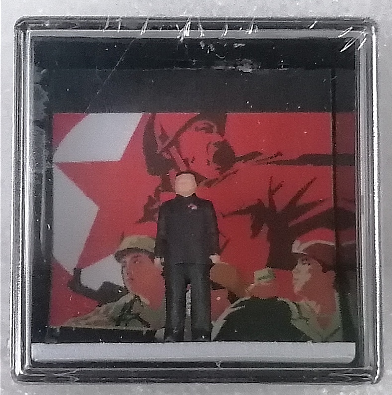 金正恩 North Korean Supreme Leader Kim Jong-un HO-scale in decorated transparent box