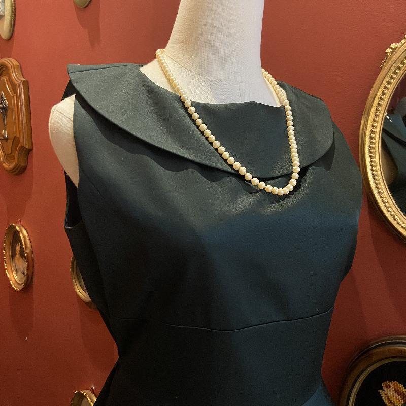 c.a. 1960s England Hand Knotted Champagne Rose Glass Pearl Necklace - 60cm (EC511)
