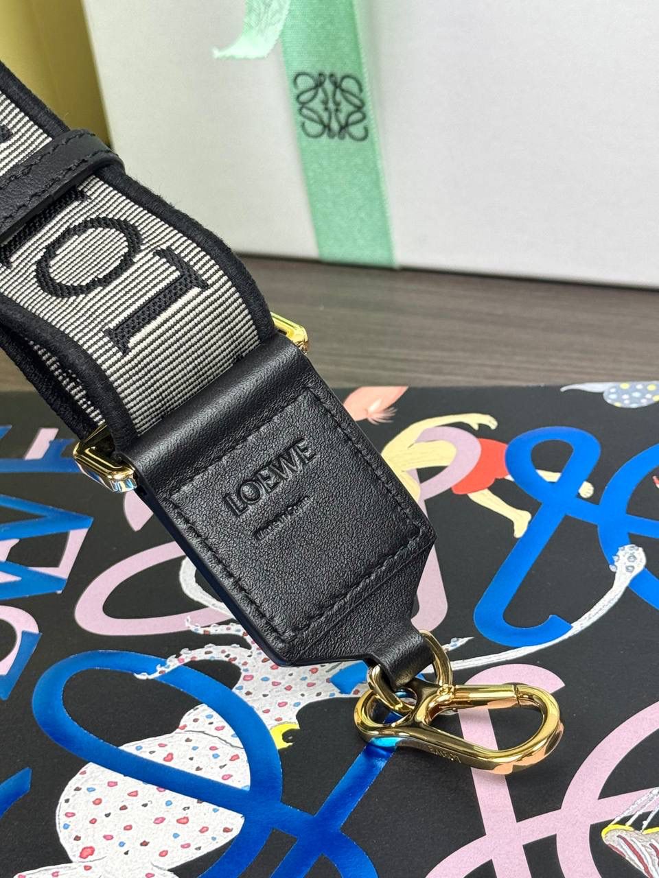 👉🏻升级版肩带【黑金】✅ 𝐀𝐧𝐚𝐠𝐫𝐚𝐦 刺绣肩带「黑金」 👈 全新升级上线♻️ （长度可调节） 编码：182323