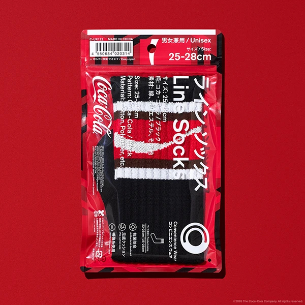 全球狂熱的6月 FIFA正式到來🔥 CONVENIENCE WEAR × Coca-Cola 也宣布二度聯名啦 中筒線襪—可口可樂｜