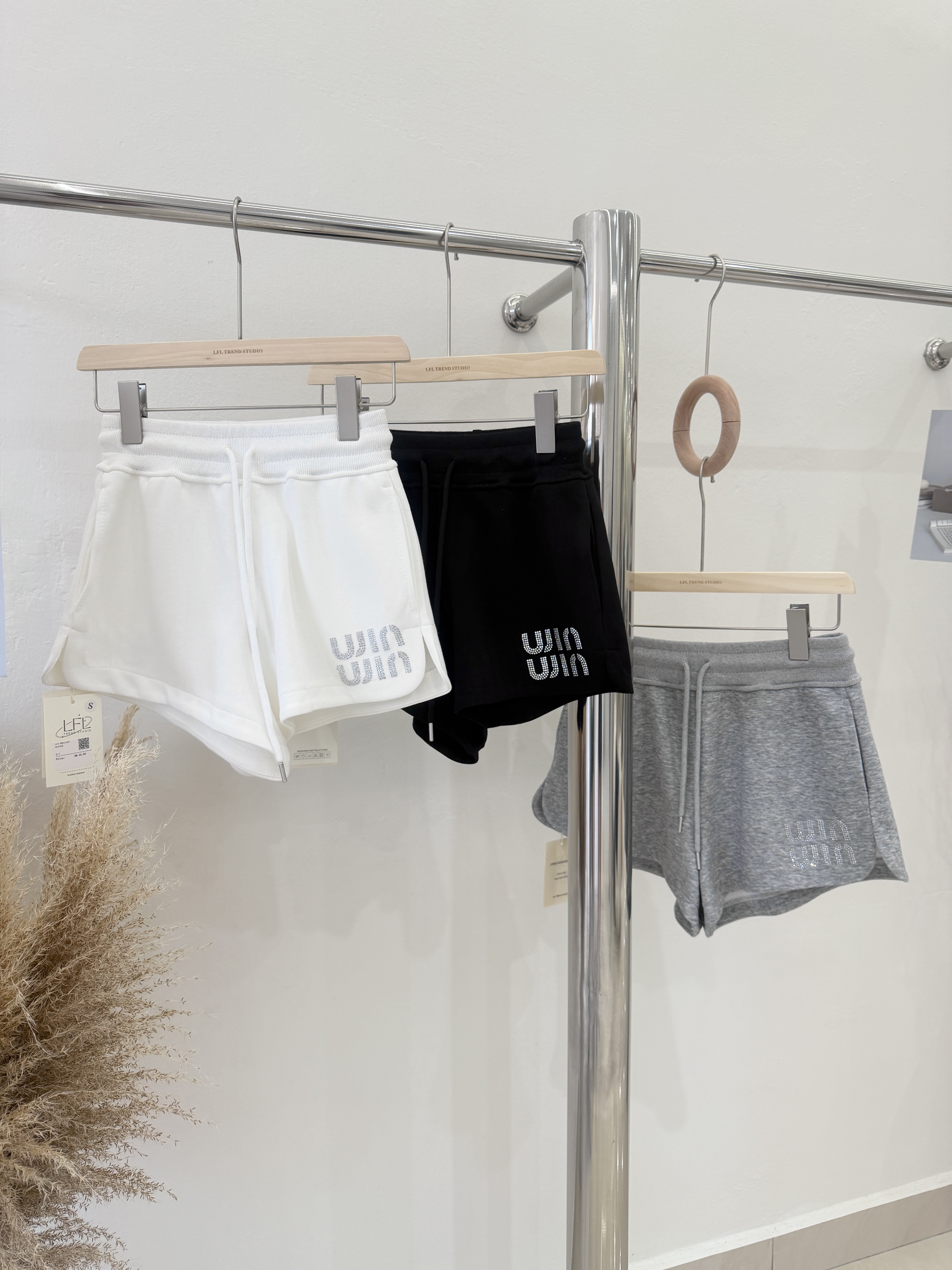 6358 爆款水钻字母休闲裤