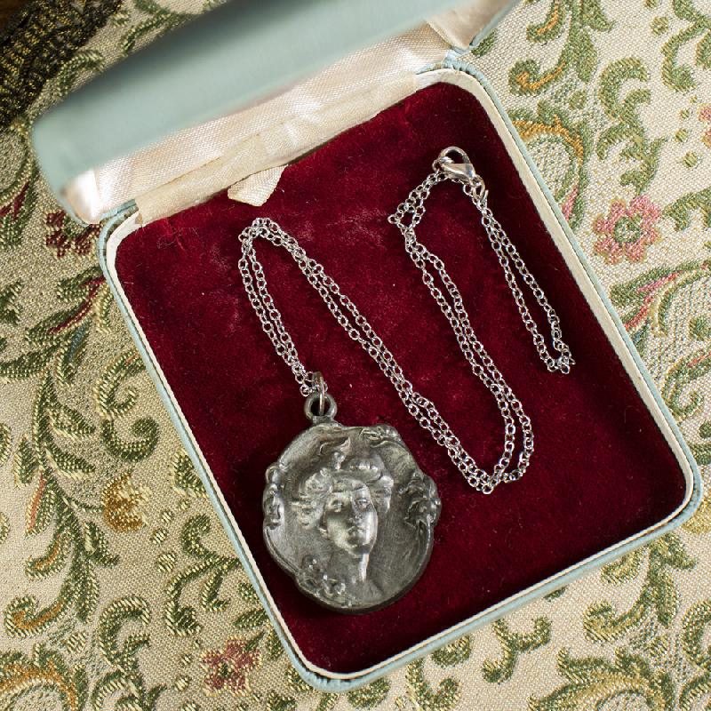 Vintage Art Nouveau Style Gibson Girl Pewter Necklace Pendant from America(MN325)