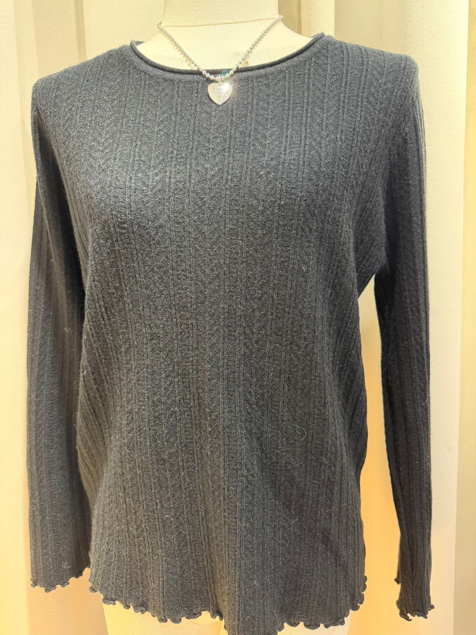 優雅針織長袖上衣配心形吊墜