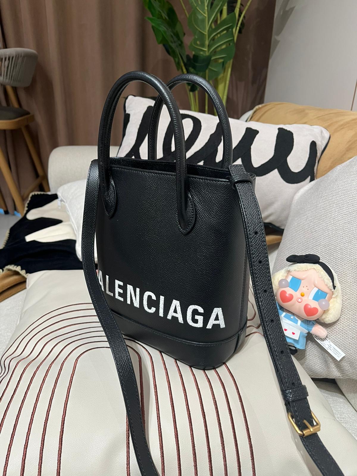 Balenciaga Ville XXS 2 Way Bucket Bag Black Calfskin 100%Authentic, 95%new ✅Dust bag