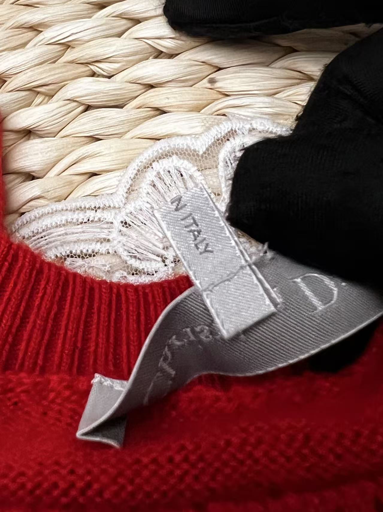 Christian Dior Fringe Logo Sweater（100% Wool)