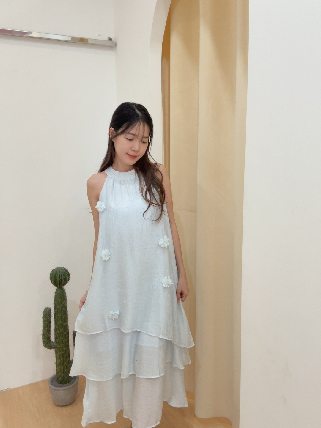 甜美风烫钻立体花朵挂脖连身长裙 R3035