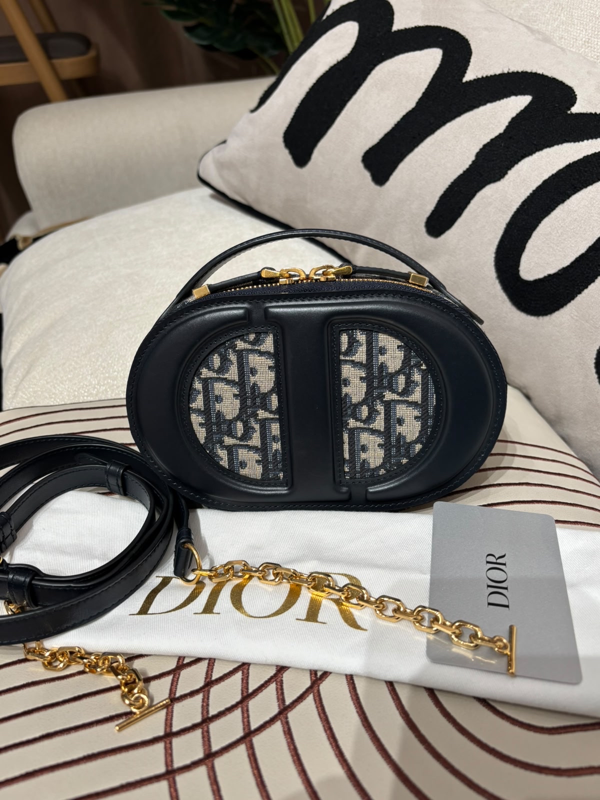 DIOR CD Signature Oval Camera Bag CHRISTIAN DIOR 100%Authentic, 98%New  ✅收據✅Certificate ✅dust bag  