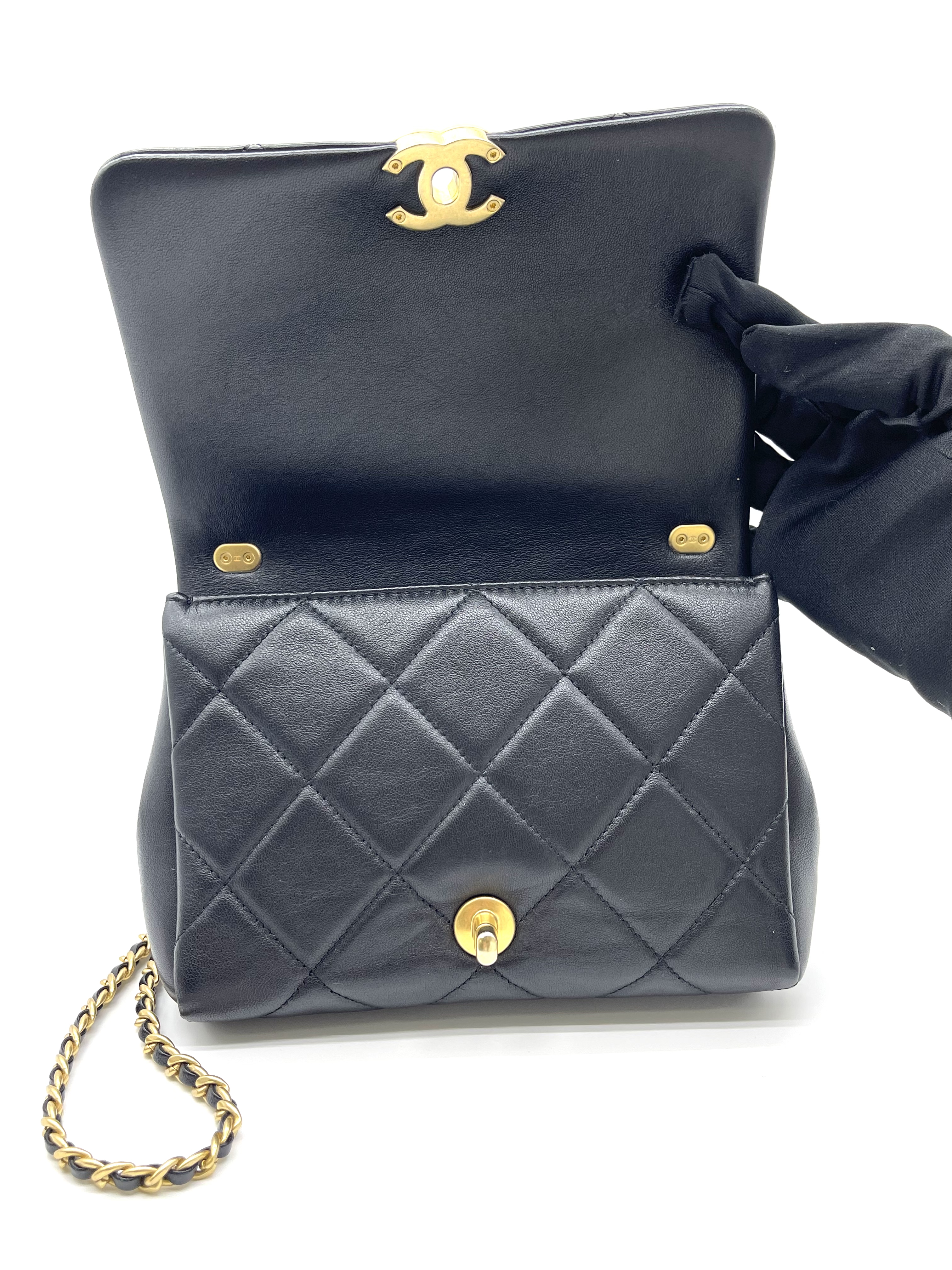 Pre-owned Chanel24s mini flap bag / Product Code: 26031420