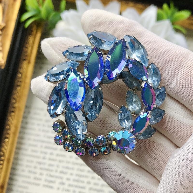 C.a. 1950-60s Montreal Continental Aurora Borealis & Blue Crystal Two Layer Foliage Brooch (MT1851-7)