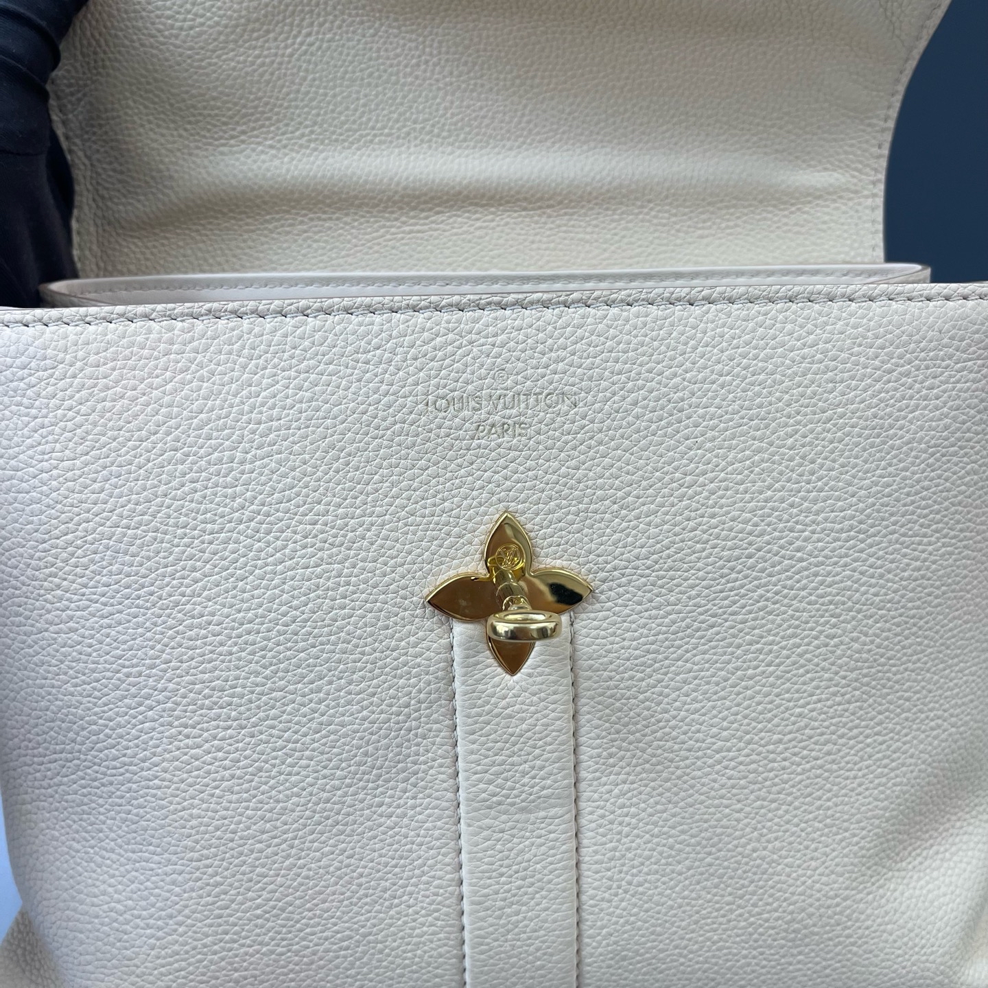 【預訂貨品】LV rose des vents奶白色斜孭袋