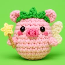 📦訂購 美國代購 Mini Crafts Poppi The Fairy Pig Crochet Kit DIY 豬仔鉤針編織裝飾套裝 