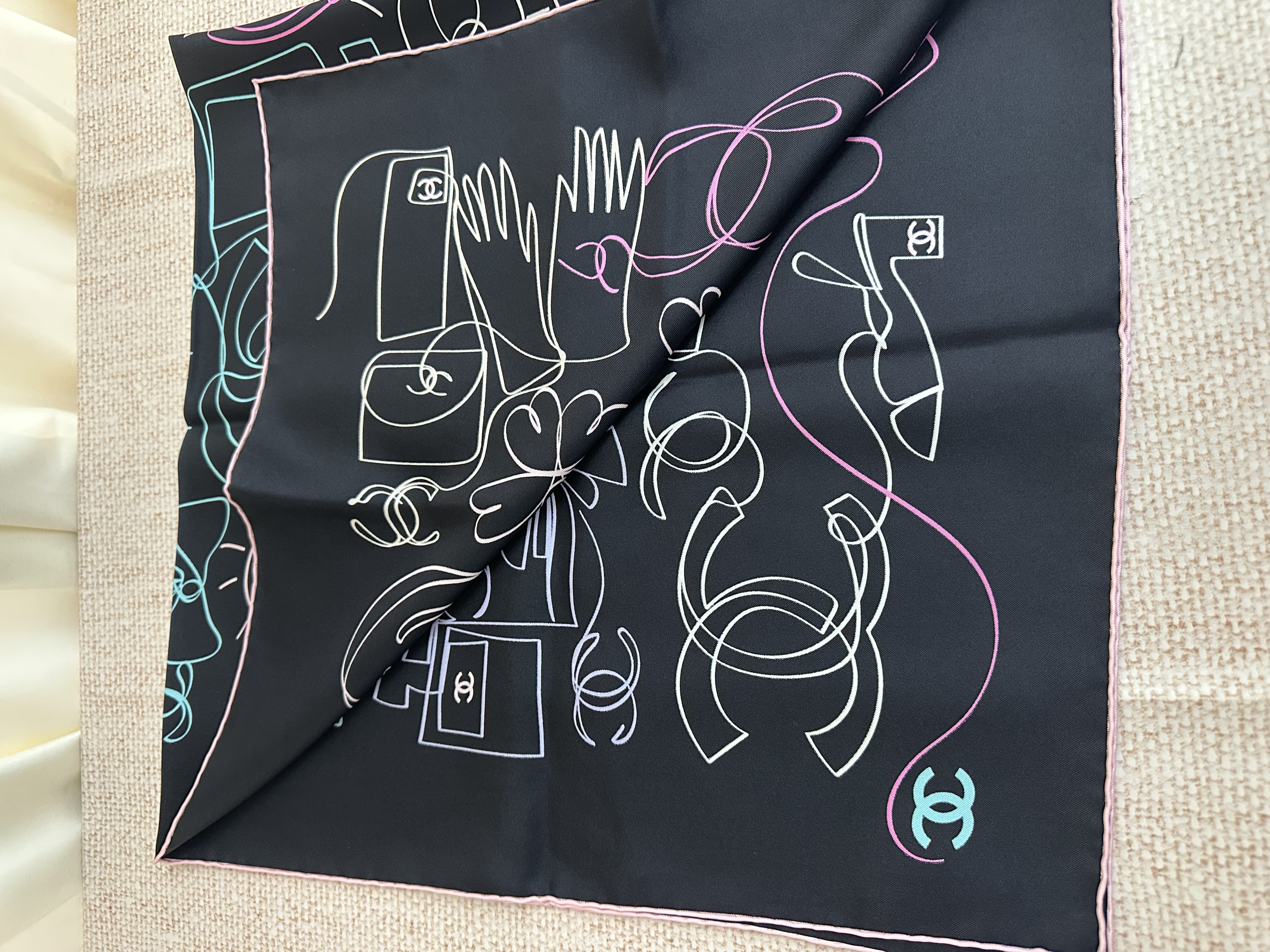 Pre-owned Chanel scarf / Product Code: 26053102