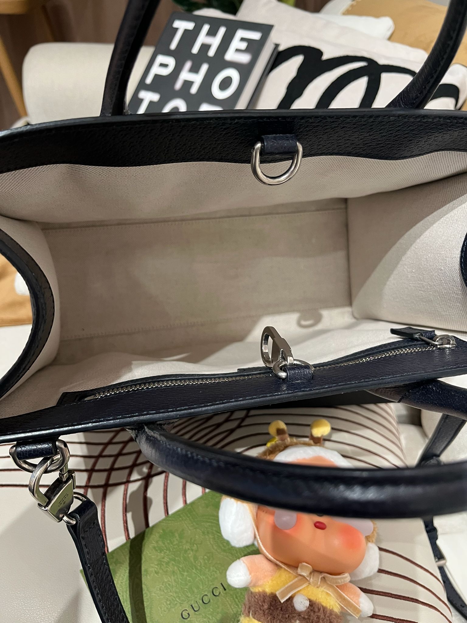 Gucci small tote bag with interlocking G 100%Authentic,98%new ✅專門店收據 ✅塵袋 ✅booklet