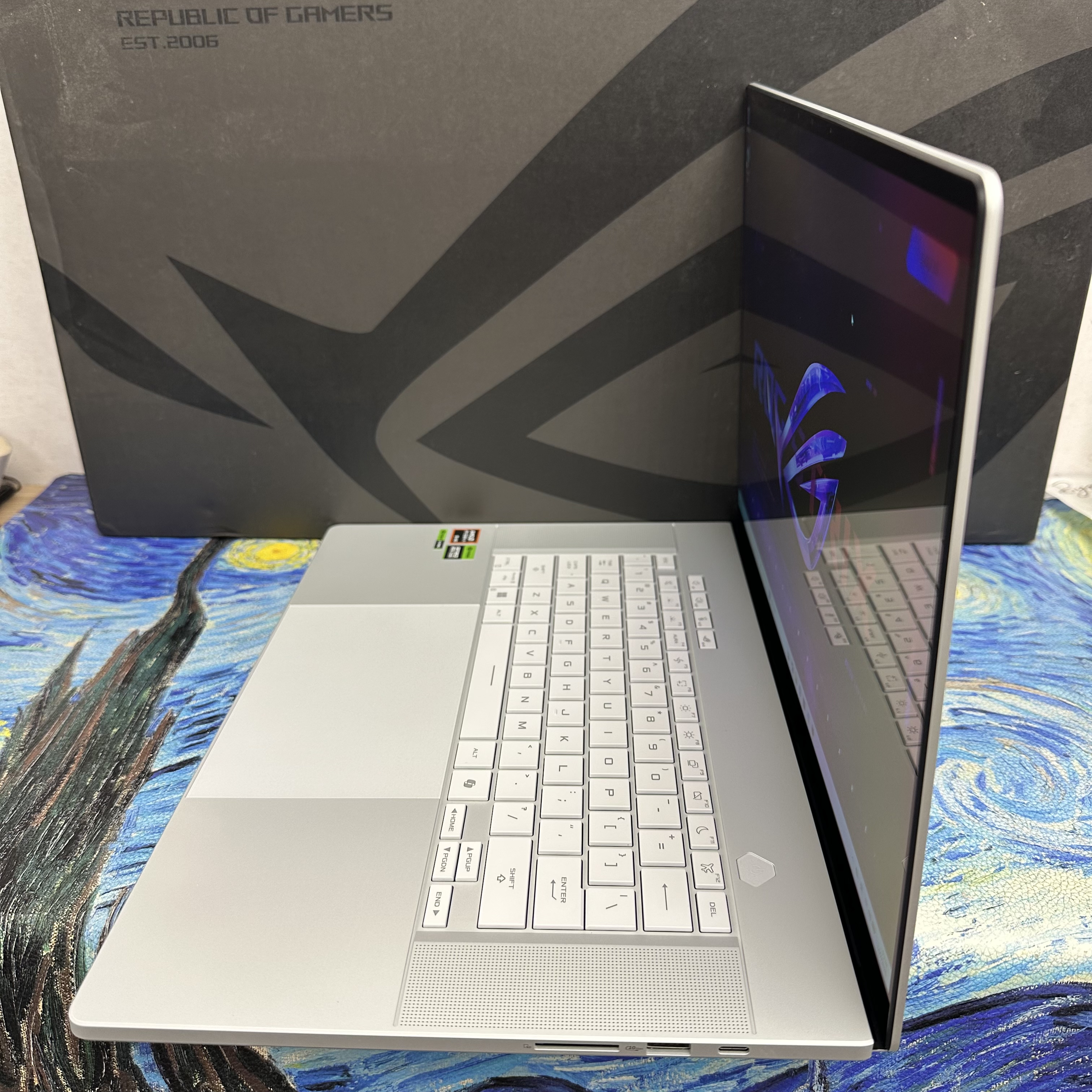 #6028 ASUS  ROG Zephyrus G16 AMD Ryzen AI 9 HX 370w /32GB Ram/1TB SSD /16寸AMOLED 2.5K Mon/240Hz高刷/Ai / Gaming Laptop / Notebook / Laptop / PC / Gaming / Movie / Netflix  / 獨立顯示卡 /  Work / Office