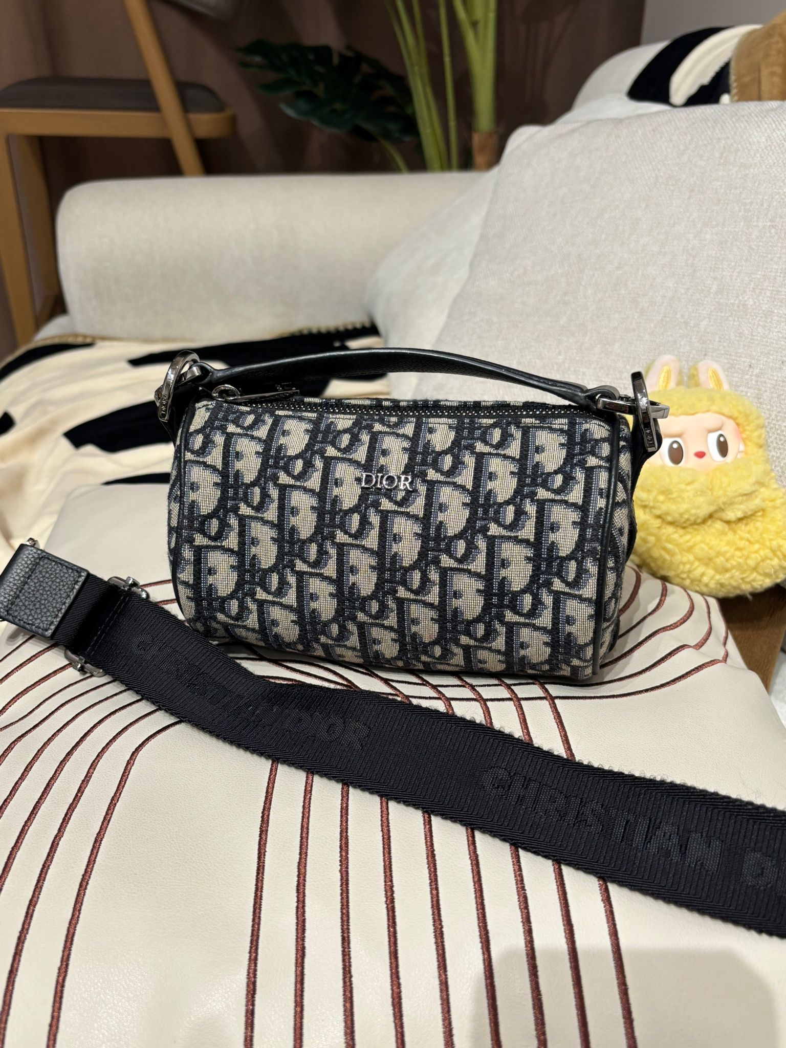 Dior roller messenger bag 100%Authentic,95%new✅Dust bag