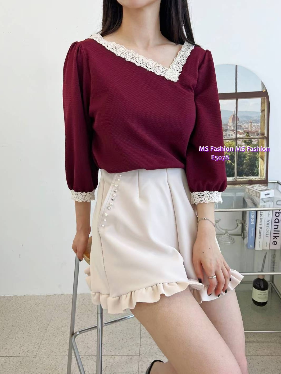 E5078 特色V領拼lace top