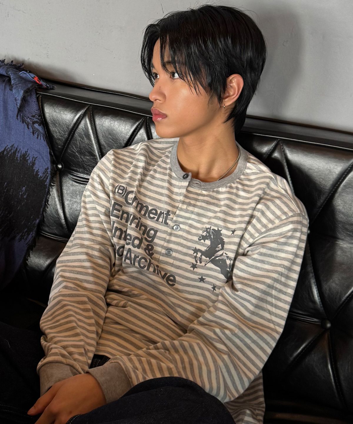 🇰🇷訂購｜UNTITLED｜Unicorn Small Stripe Henley Neck Long Sleeve 2色