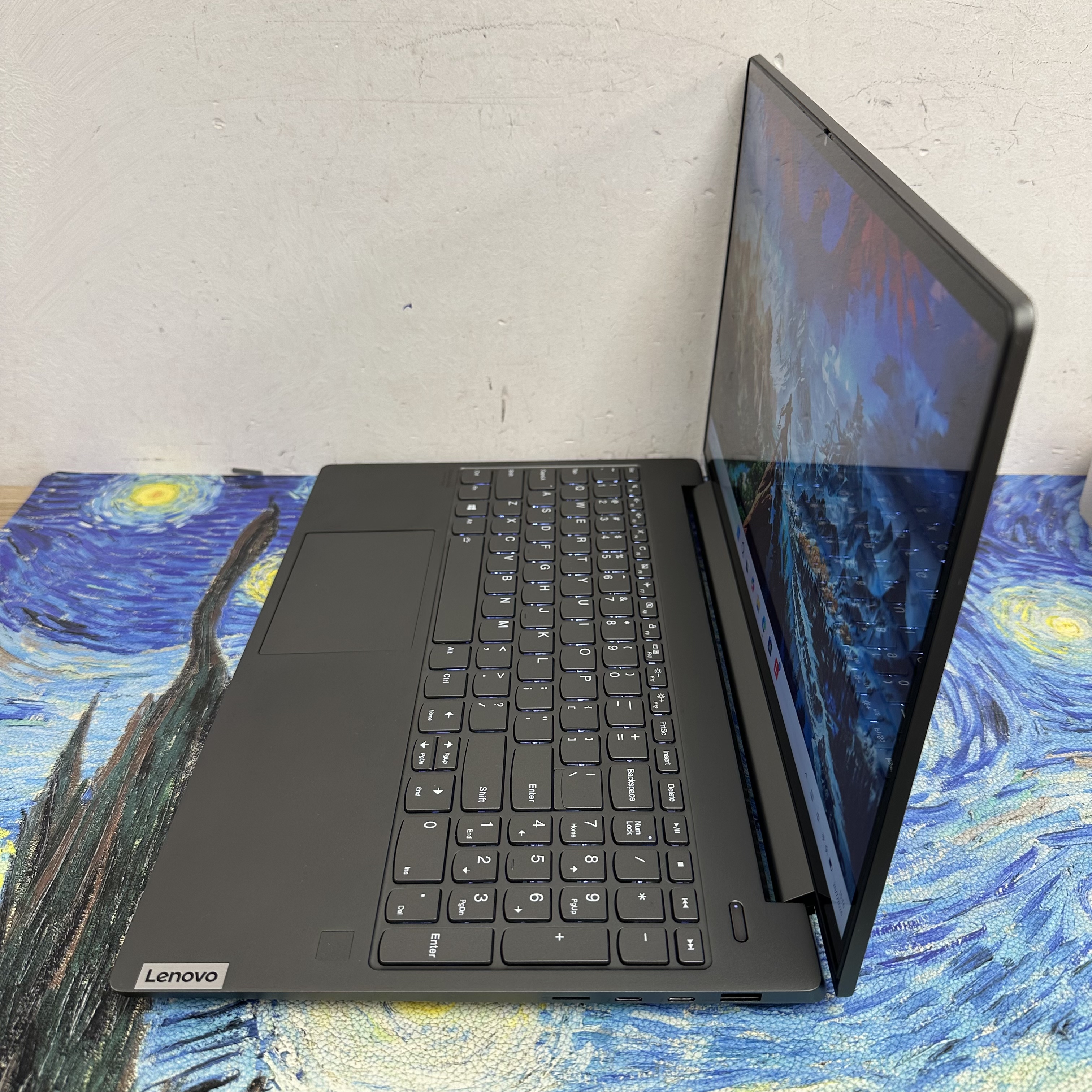 #5885 Lenovo i9-9880H/16GB Ram/1TB SSD/四邊窄邊框/ Notebook / Laptop / Gaming Laptop / PC / YouTube / Netflix/ Win11 / Office / Work / Zoom / 4K Touch Mon