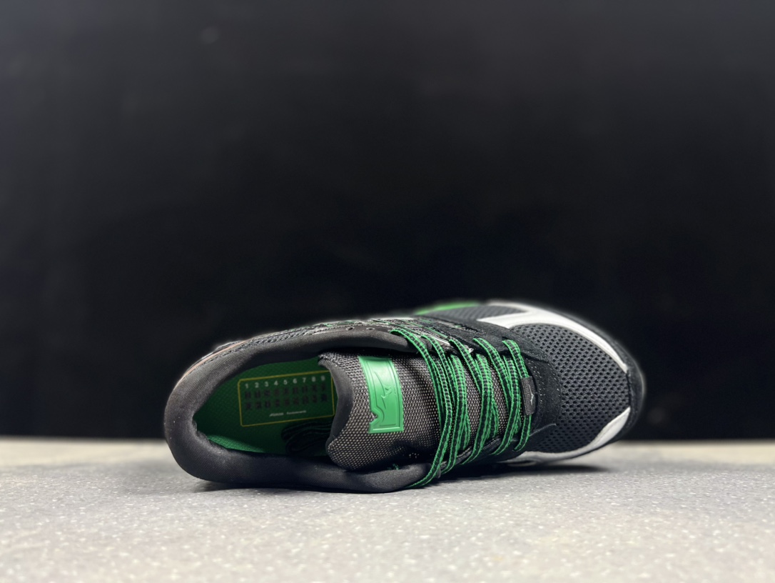 Mizuno Wave Prophecy LS 