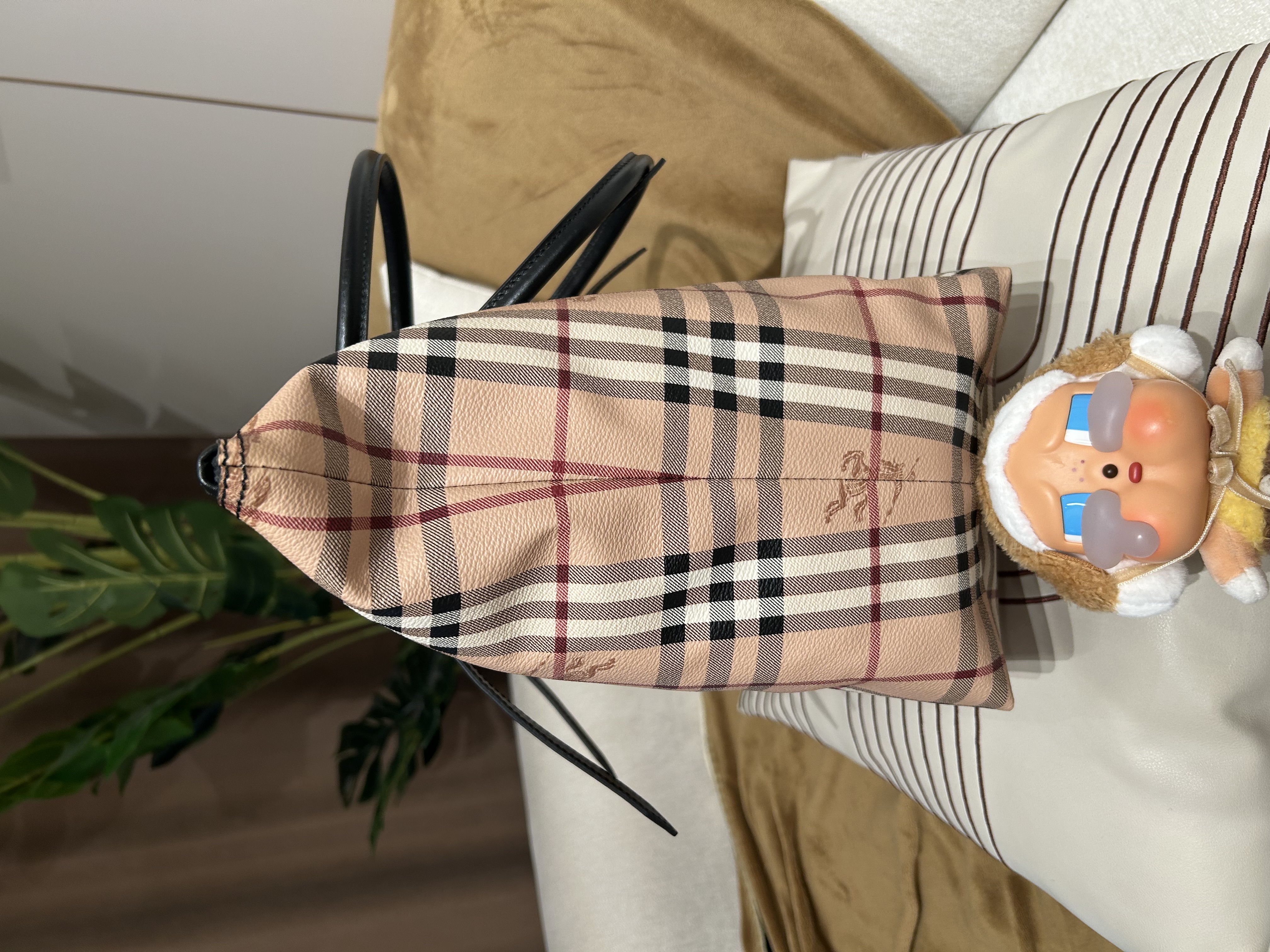 Burberry Tote Bag 100%Authentic, Unused ✅Tag✅Dust bag