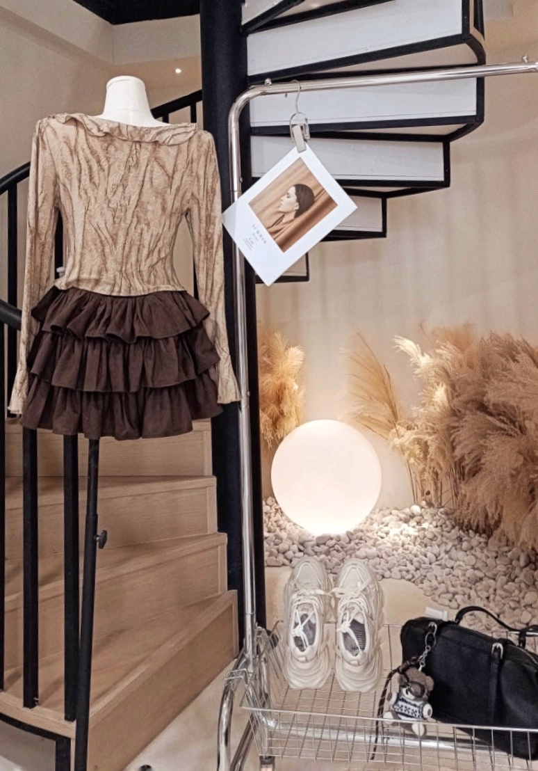 1911上衣+蛋糕短裙