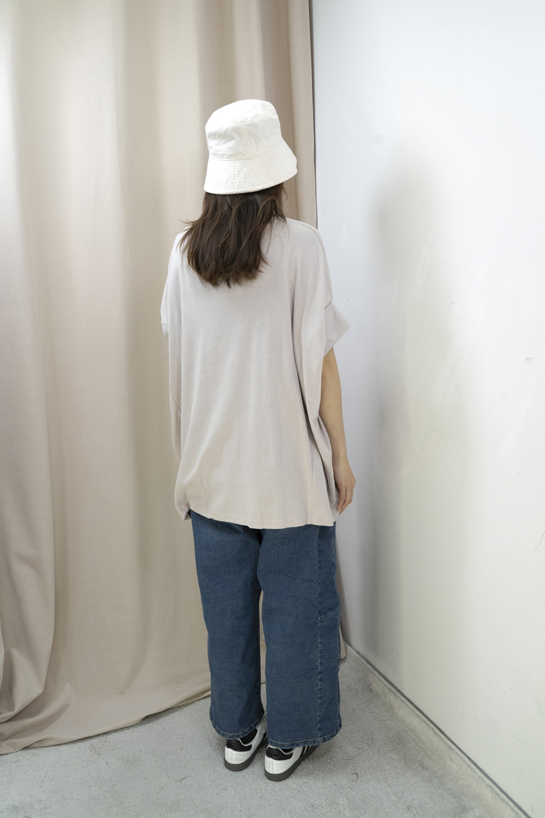 日系設計袖型寬鬆上衣(淡灰粉色）