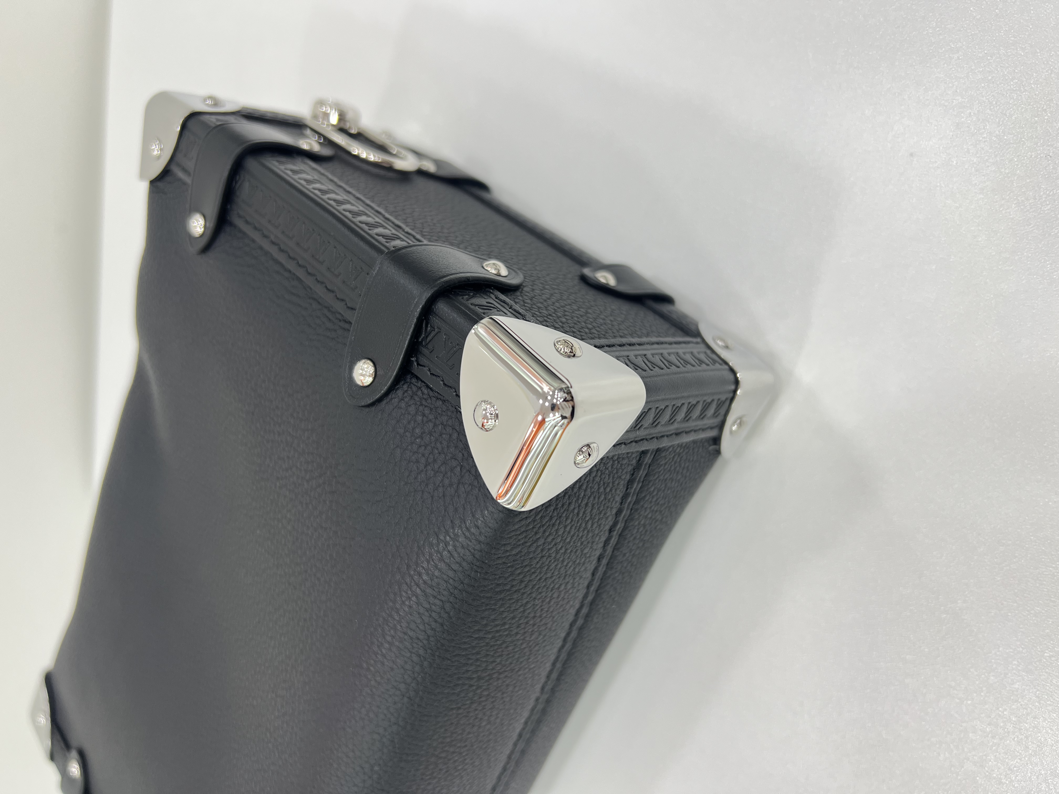 直播貨品 |  [1個-$100 2個-$300］E27