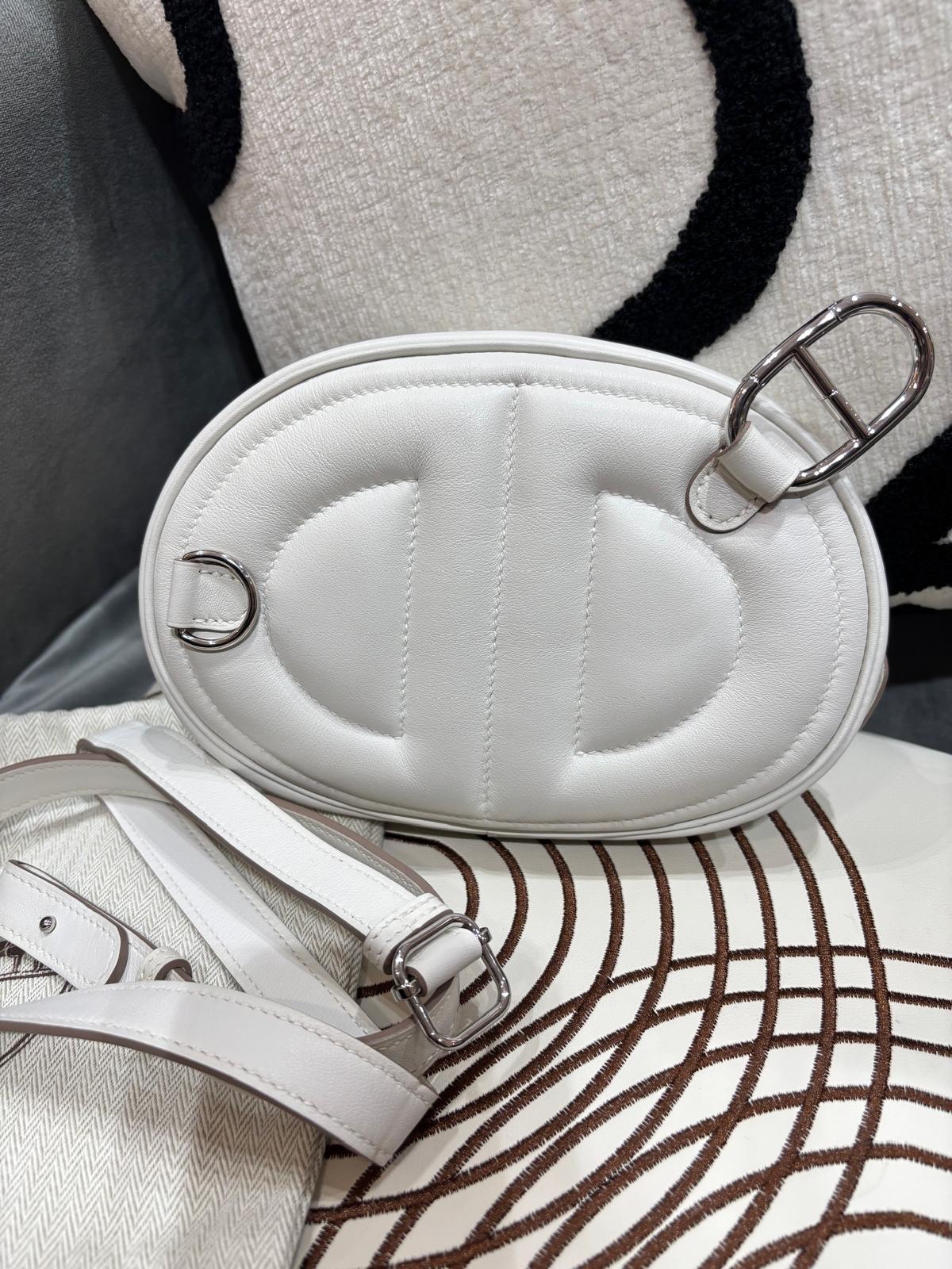 Hermes in the loop belt bag STAMP B  100%Authentic,98%new ✅dust bag 