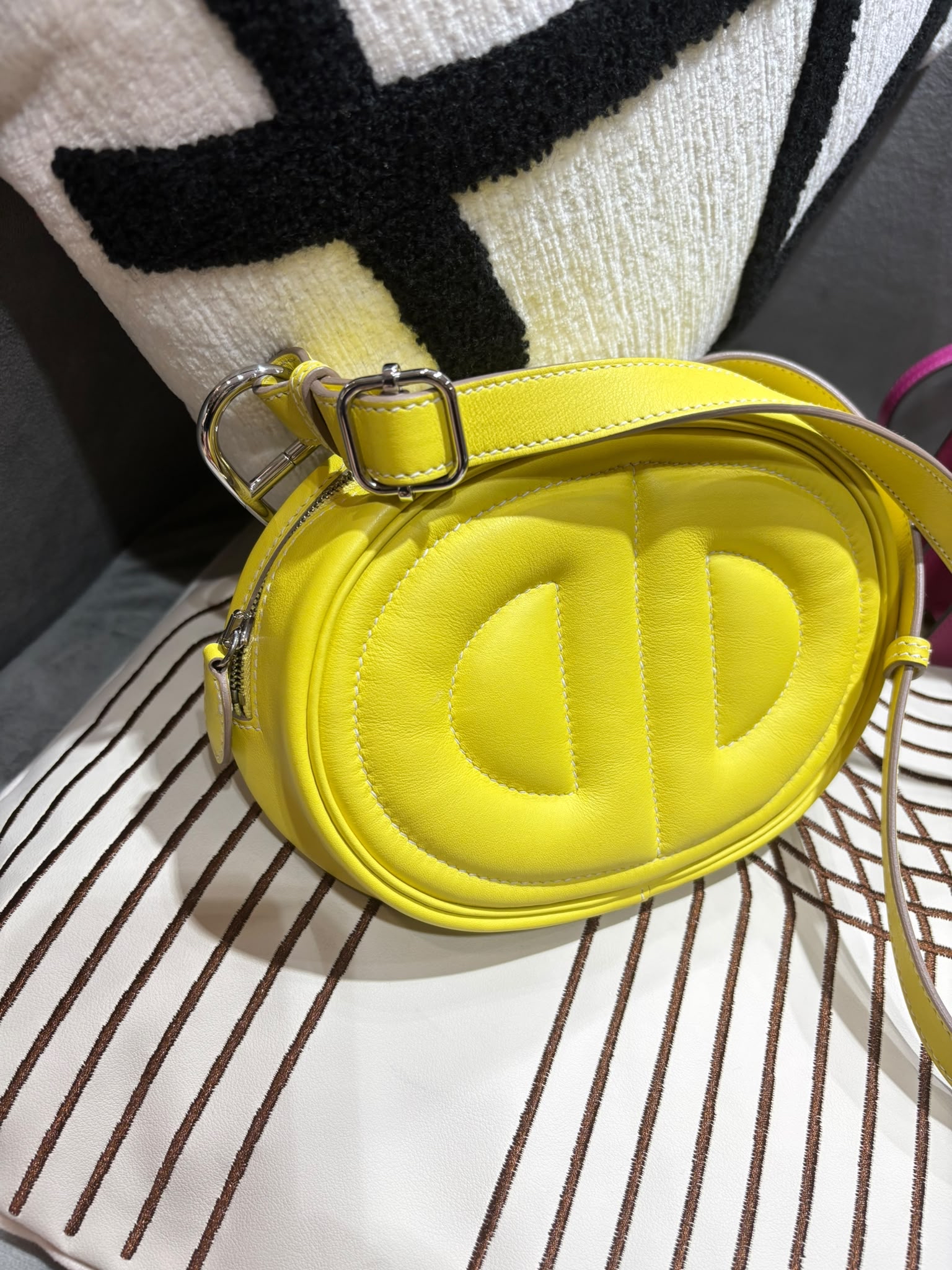 Hermes in the loop waist bag hobo belt bag STAMP Y 檸檬黃色 100%Authentic, 98%new ✅Dust bag