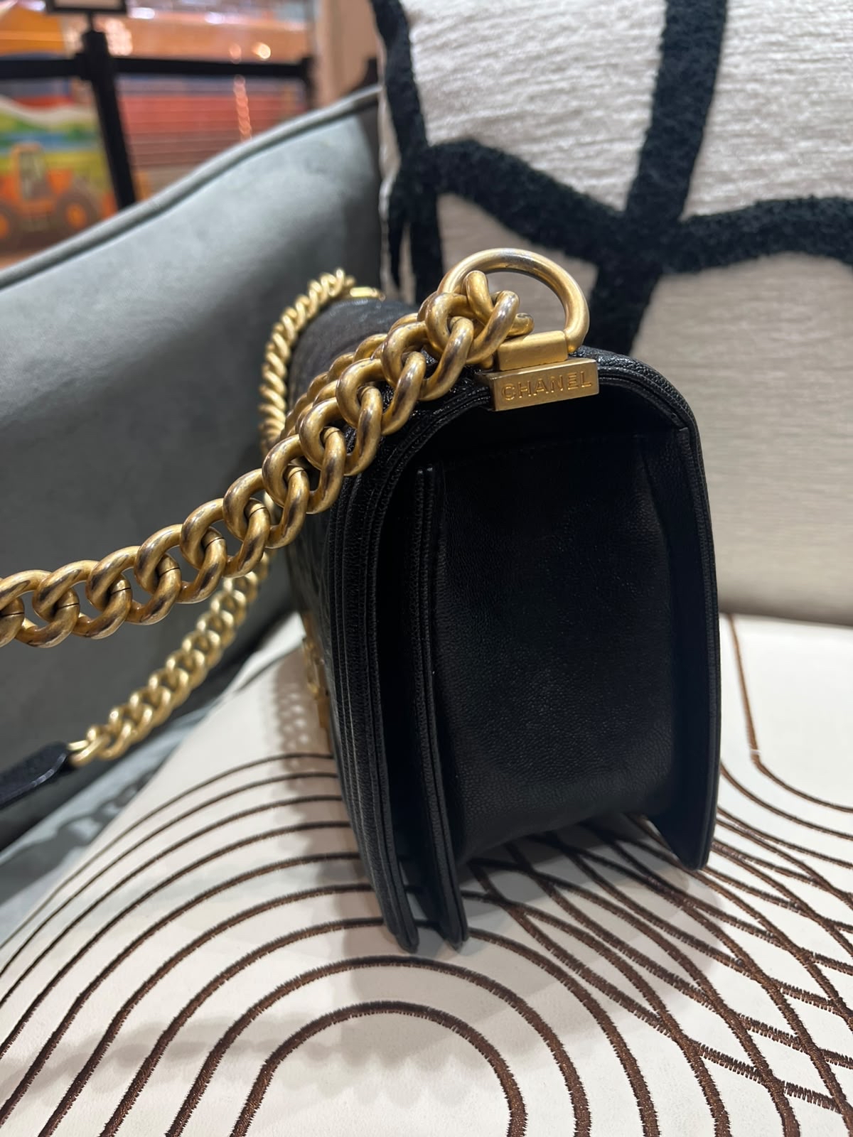 Chanel boy medium 黑色魚子醬牛皮 100%Authentic,90%New ✅貼✅塵袋