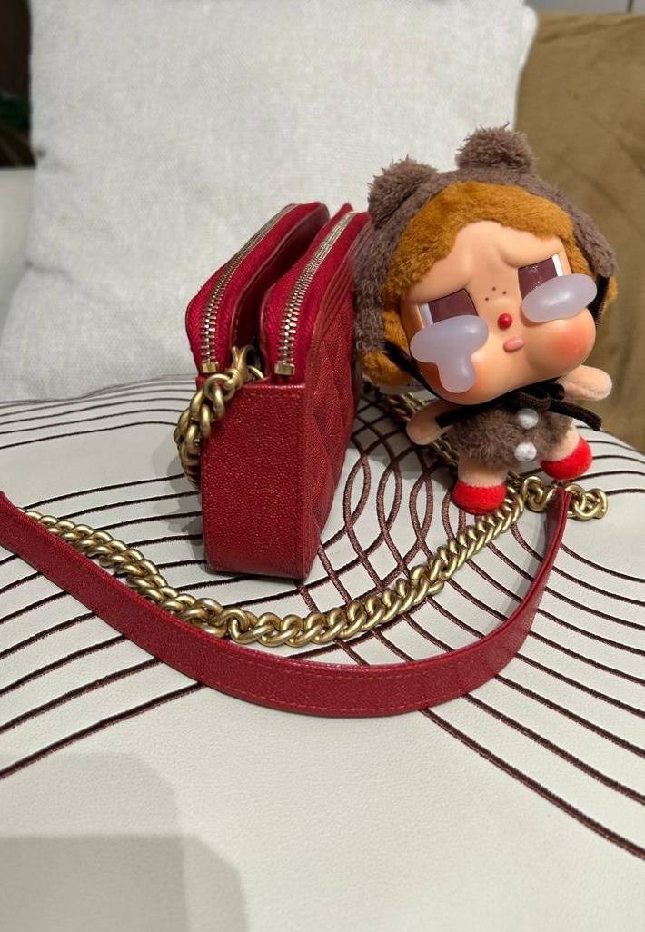 Chanel boy clutch with chain 荔枝牛皮 100%Authentic ,95%new  ✅28貼✅Dust bag 