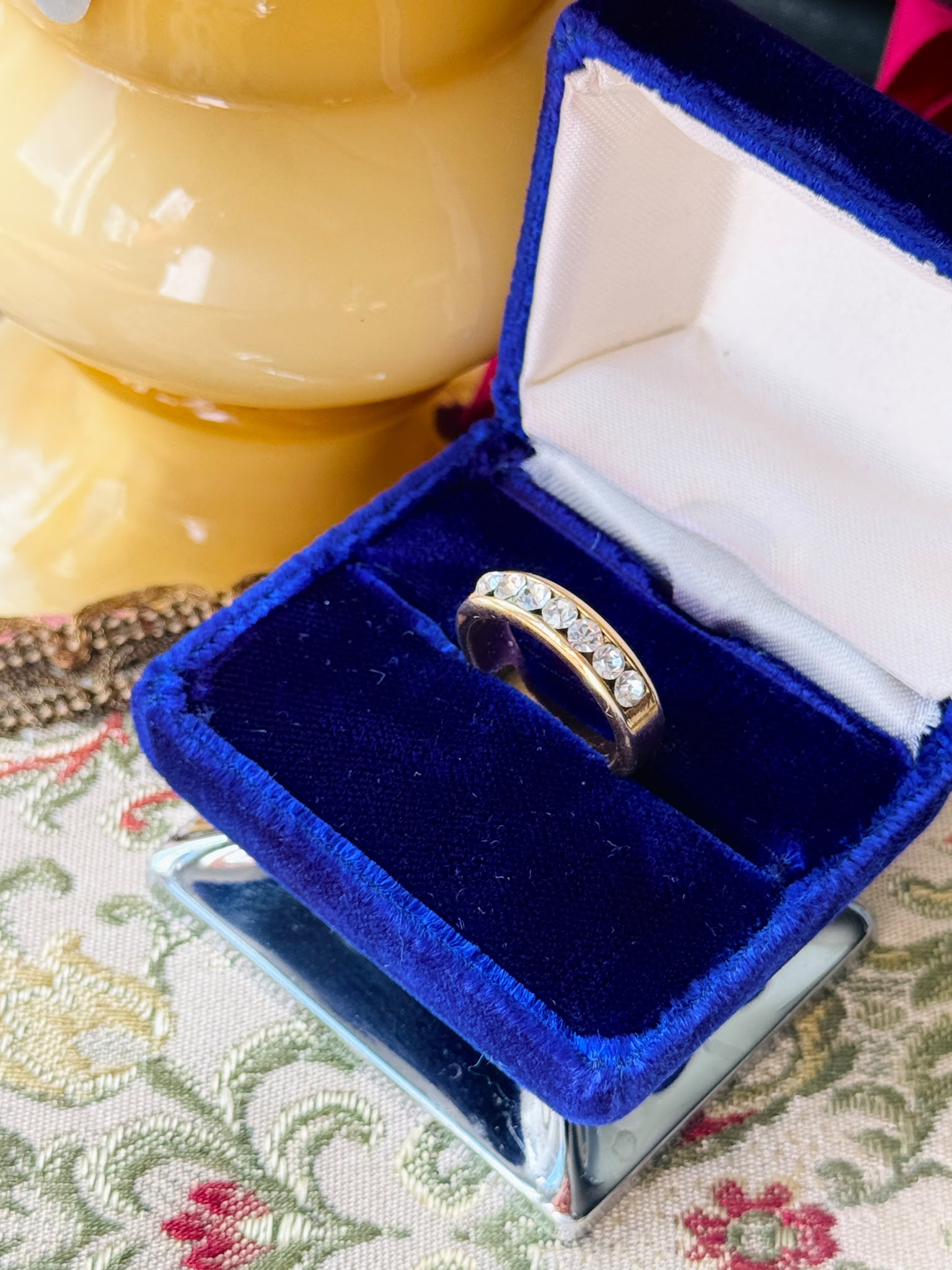 Vintage C.a. 1980s Rhinestone Row Ring - HK size 16(MT2622)