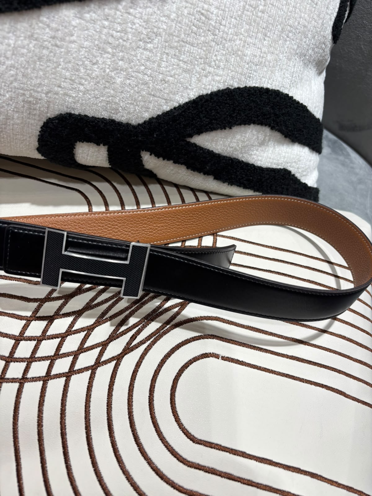 Hermes H belt SIZE 95 牛皮雙面皮帶  100%Authentic, 95%New